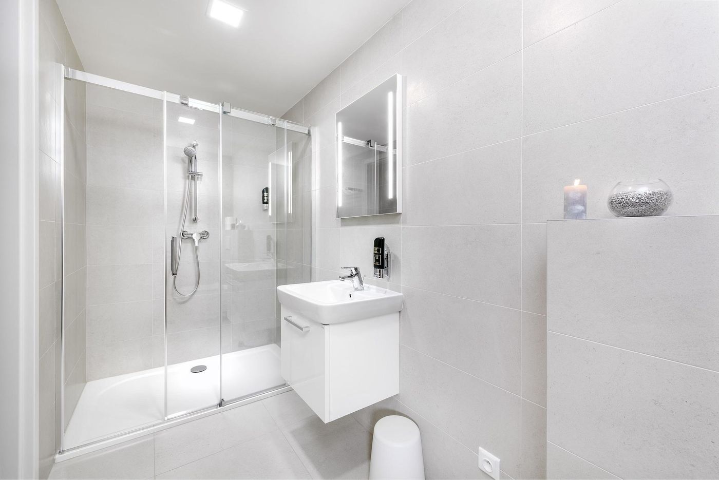 Downtown-Suites-Belohorska-Room-39