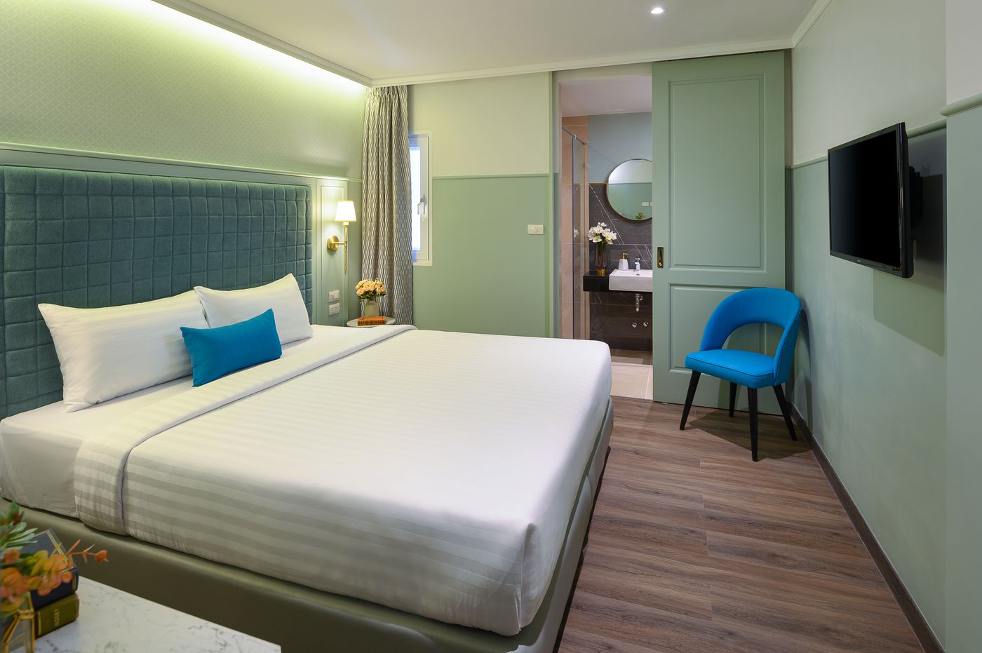 The-Mulberry-Bangkok-Hotel-Khaosan-Road-Room-11