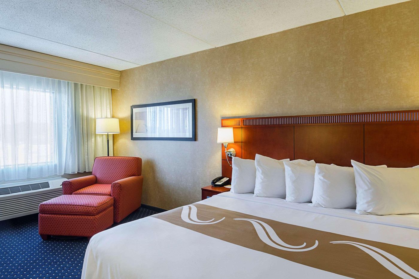 Quality-Inn-Boston-revere-Room-16