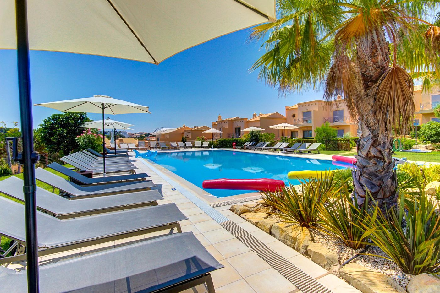 Pinheiros-da-Balaia-Pool-2