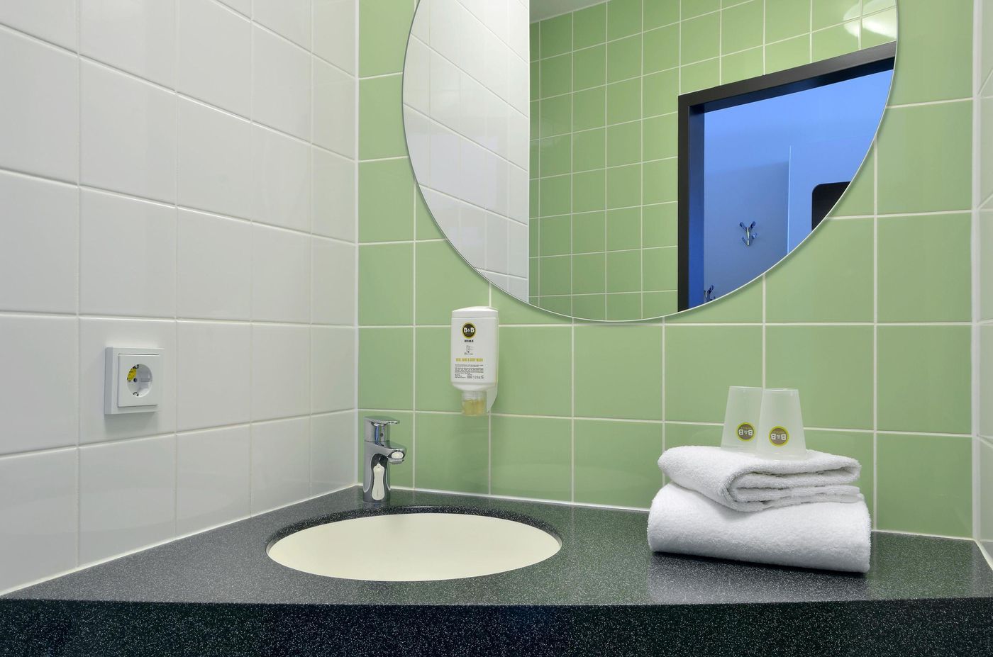 B-B-Hotel-Berlin-Potsdamer-Platz-Room-28