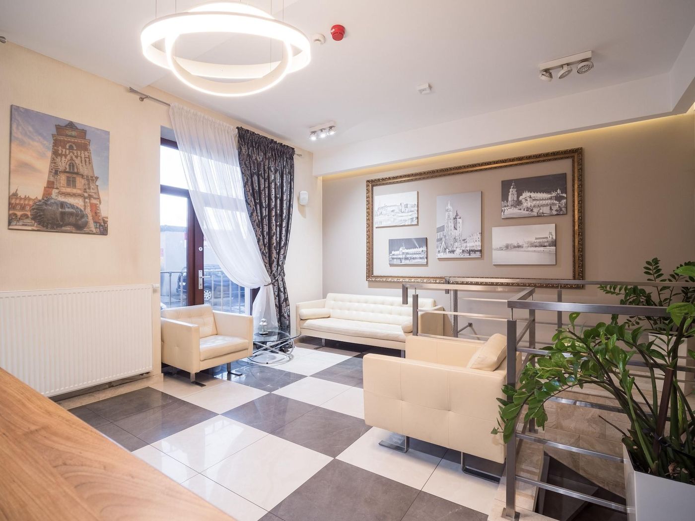 Aparthotel-Miodowa-Lobby-10