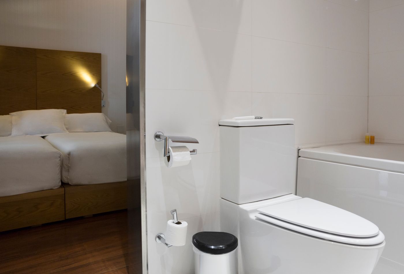 Petite-Palace-Plaza-Hotel-Room-33