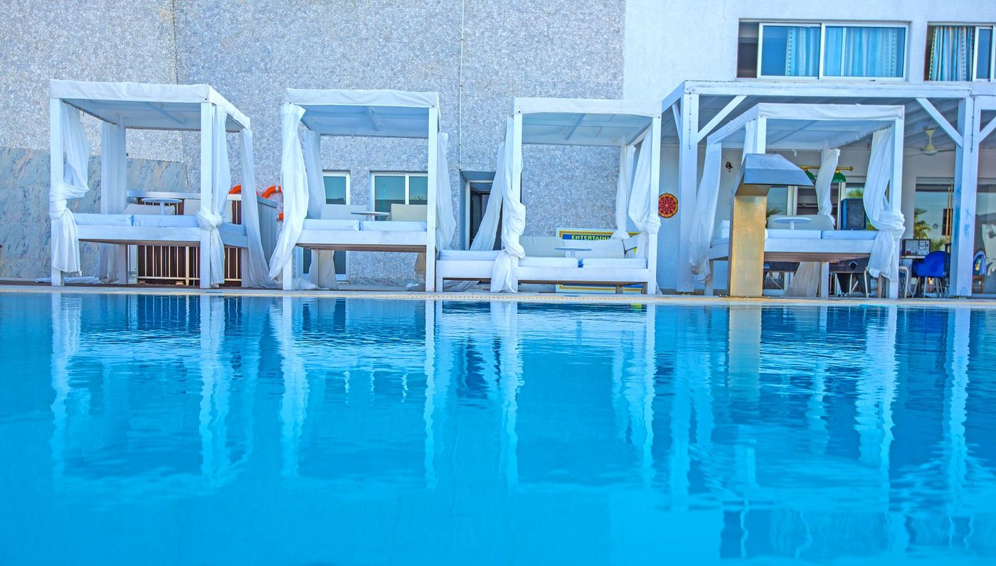 Silver-Sands-Beach-Hotel-Pool-6