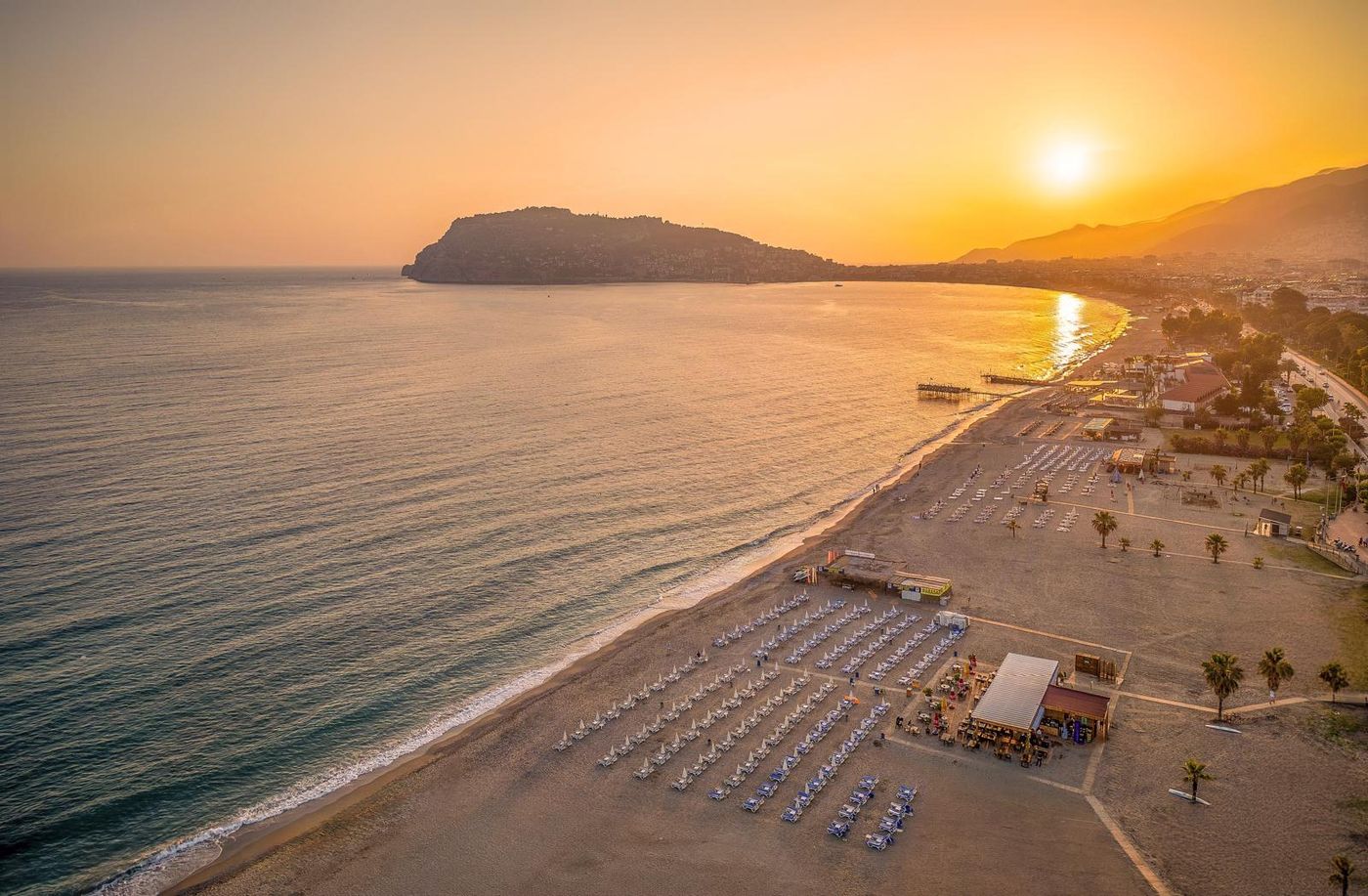 CLUB BIG BLUE SUITE HOTEL