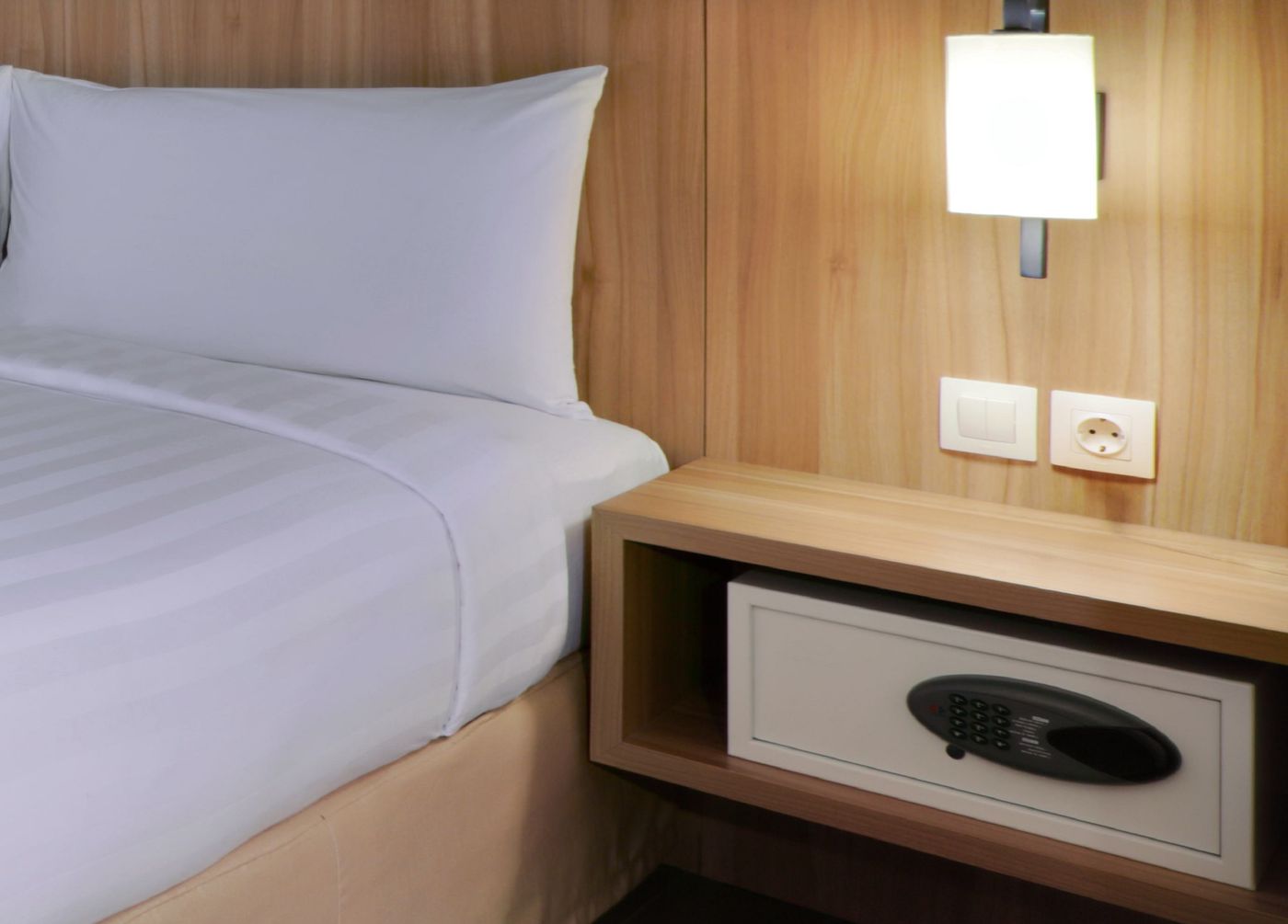 Fame Hotel Sunset Road Kuta Bali-Indonesia-Bali-Room-5