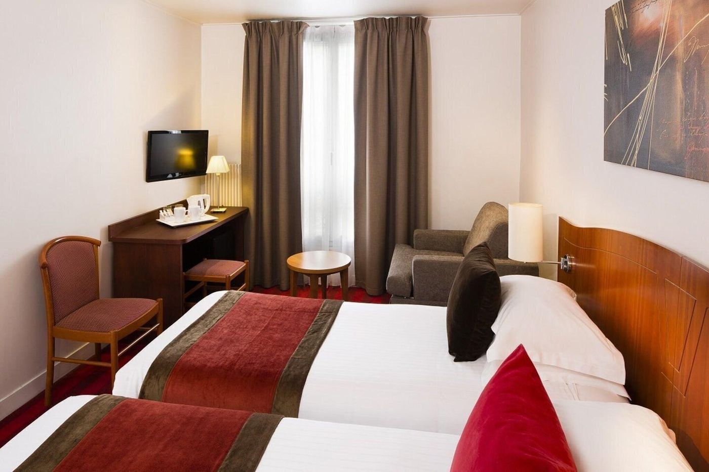 Europe-Tour-Eiffel-General-view-24