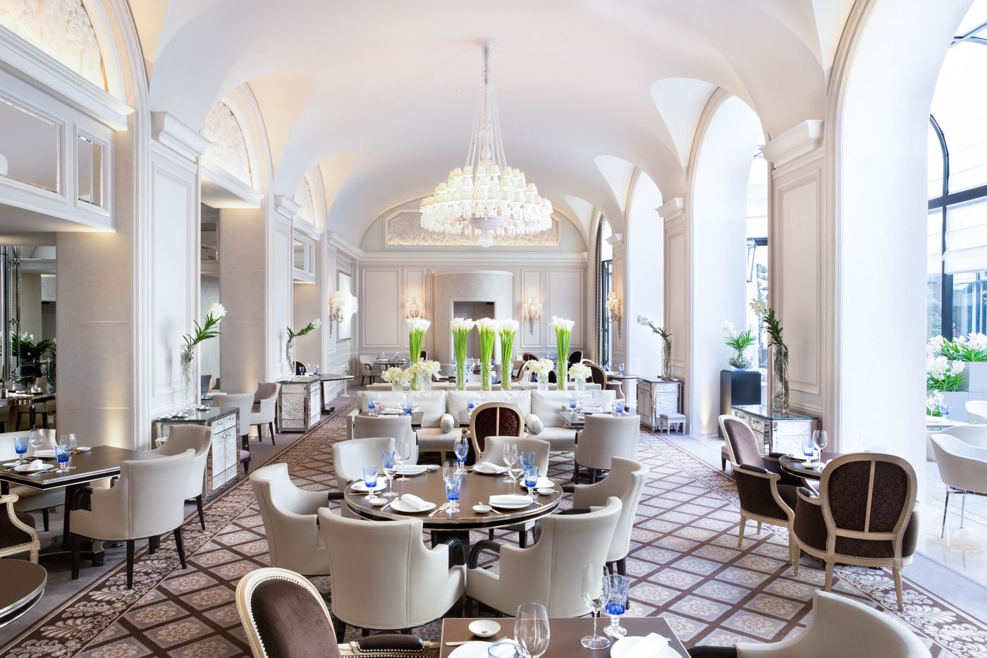 Four-Seasons-Hotel-Paris-Restaurant-13