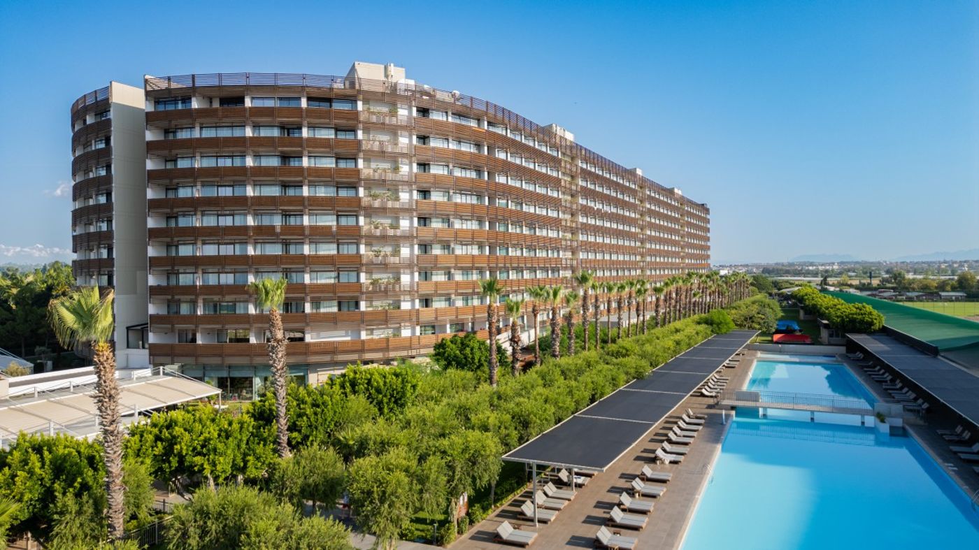 Nirvana Cosmopolitan