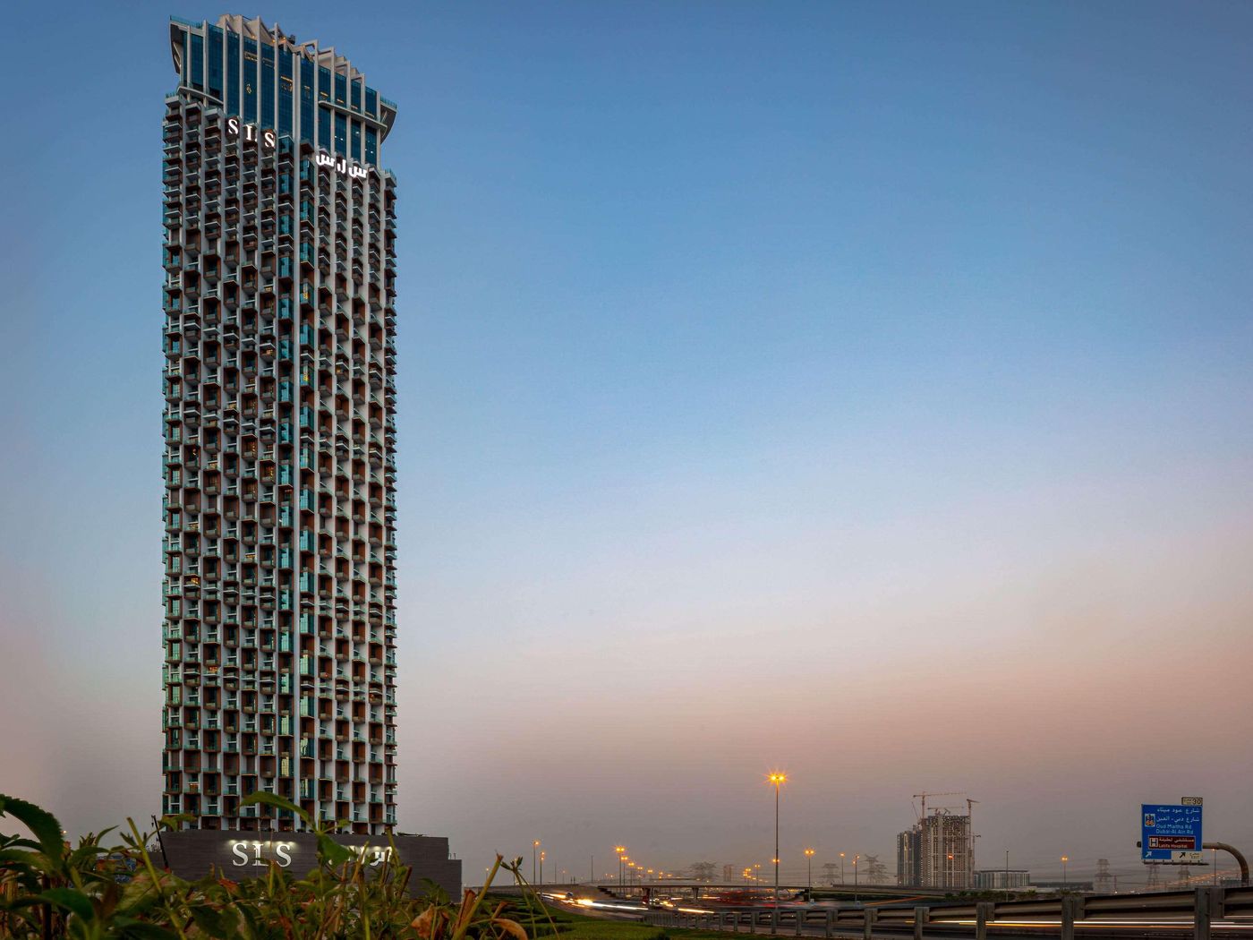 SLS-Dubai-Hotel---Residences-General-view-7