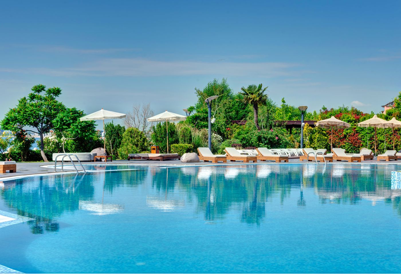 Grand-Hotel-Sveti-Vlas-Pool-1