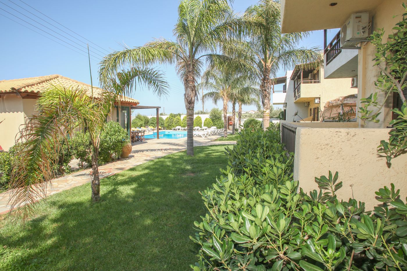 Petros Village Apartments