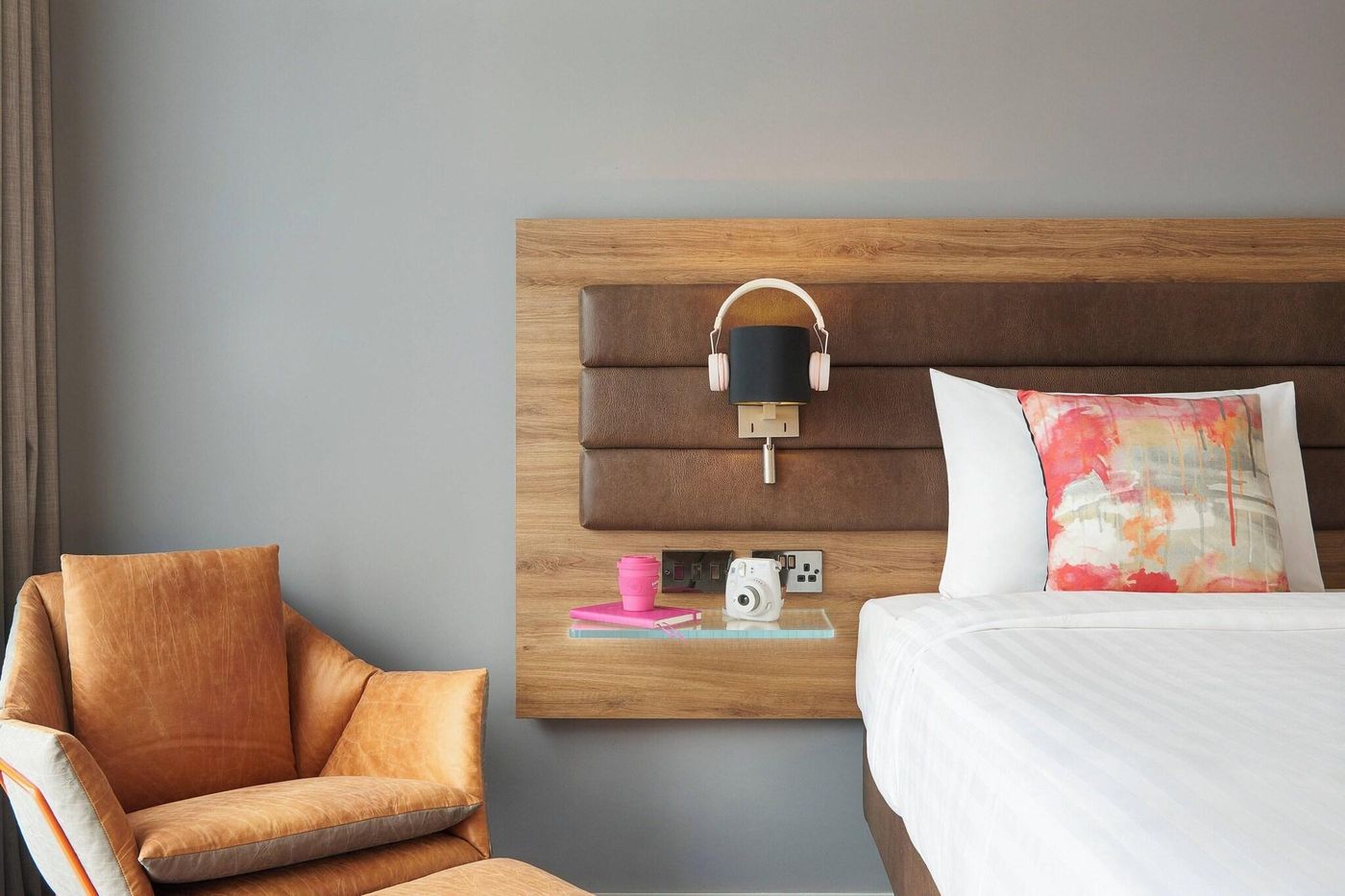 Moxy-Dublin-City-Room-31