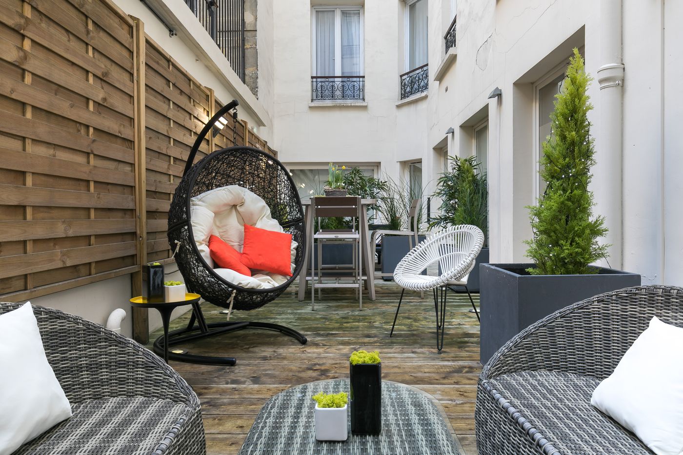 Hotel-Magenta-38-by-HappyCulture-Terrace-31