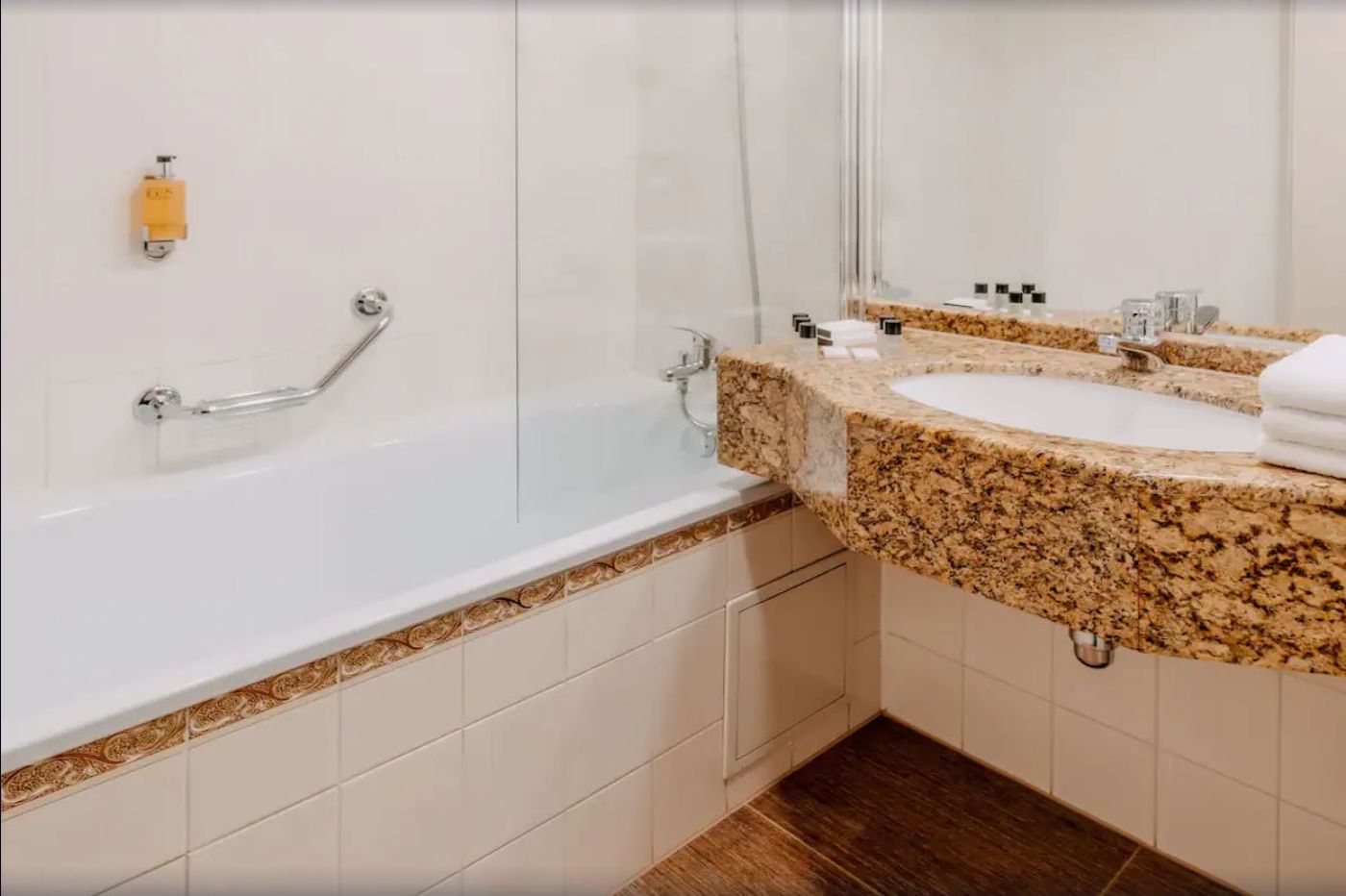 Plaza Prague Hotel - Czech Republic - Prague - Room - 8