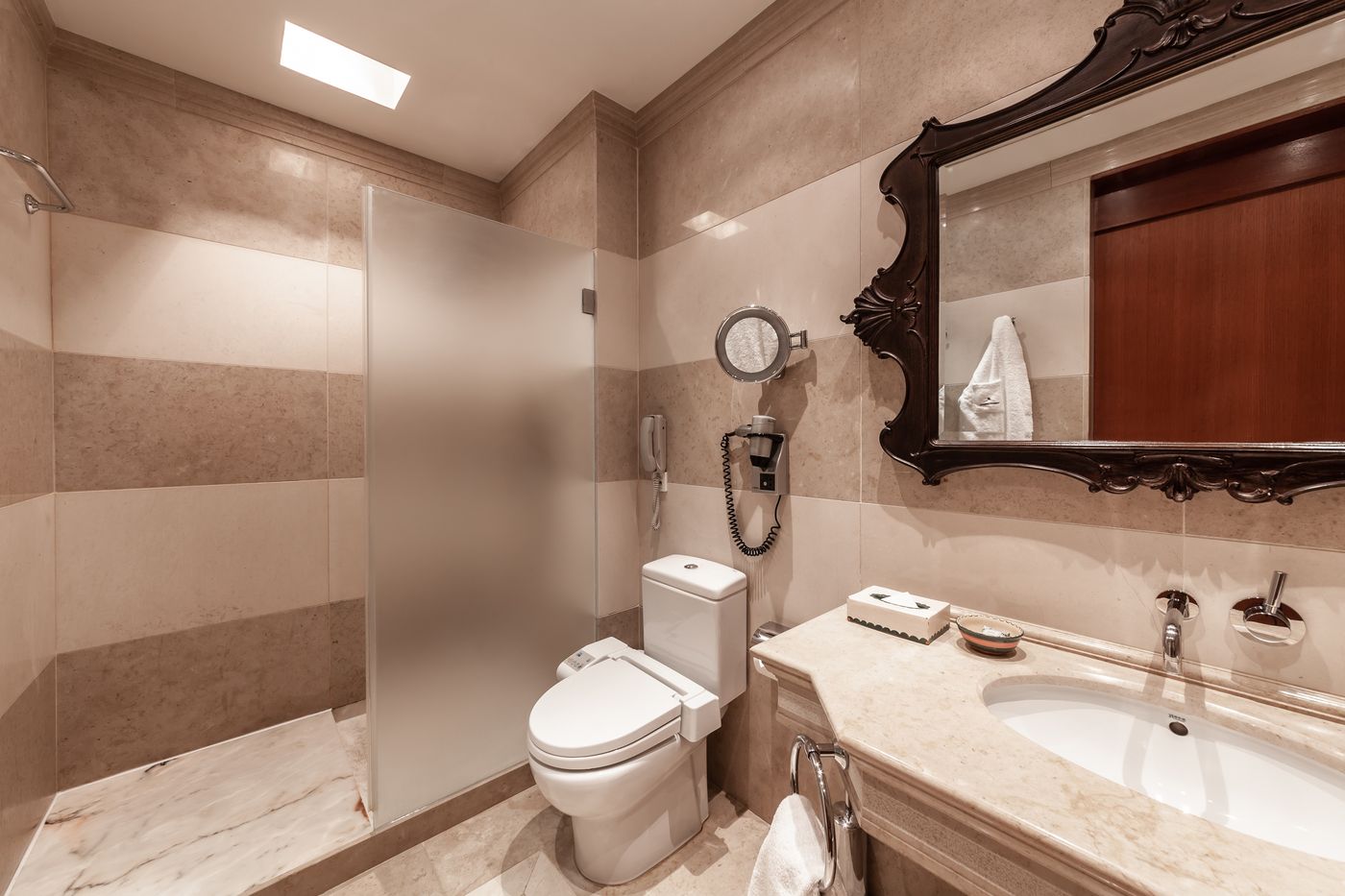 Convento-Do-Espinheiro--Historic-Hotel---Spa-Room-40