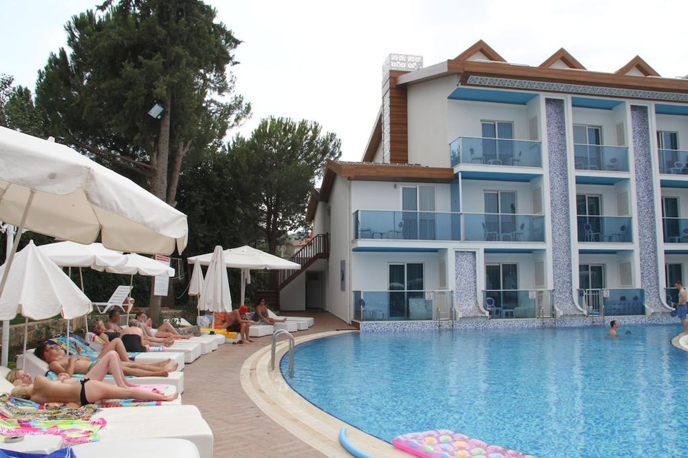 Ocean-Blue-High-Class-Hotel-Room-9