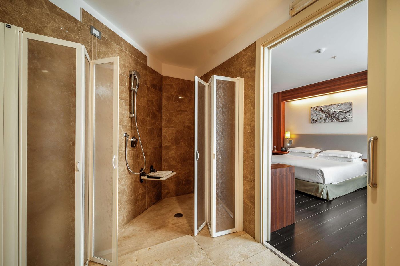 Double-Tree-by-Hilton-Hotel-Olbia-Room-30