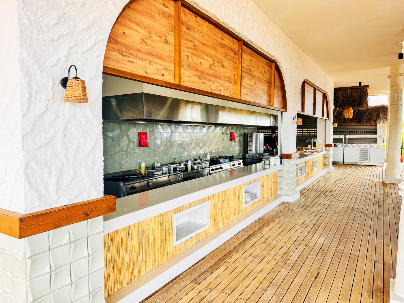 Side-Crown-Sunshine-Beach-50