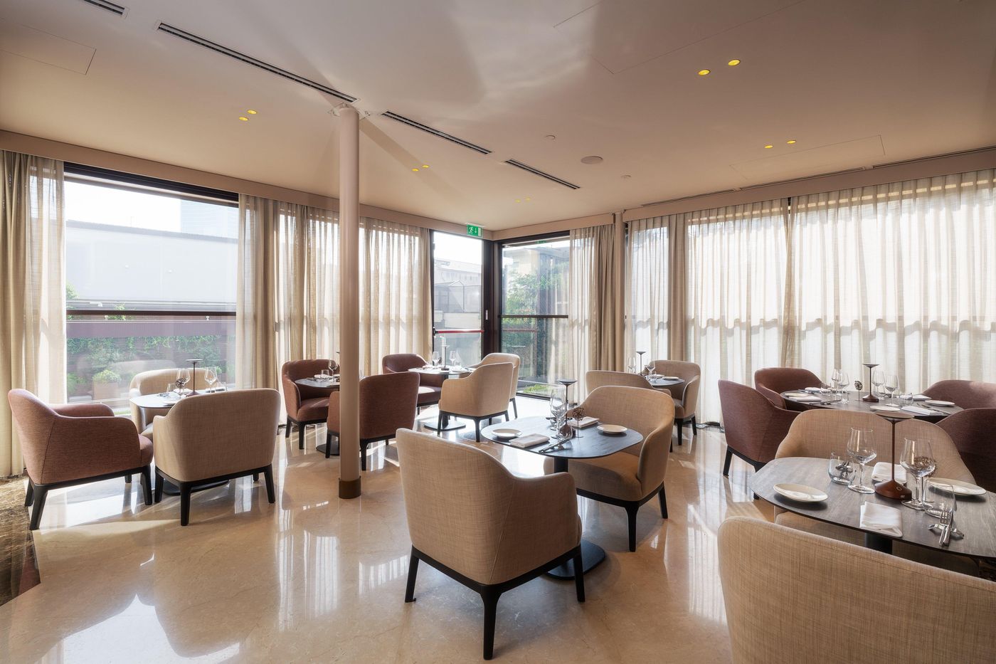 Crowne-Plaza-Milan-City-Restaurant-22