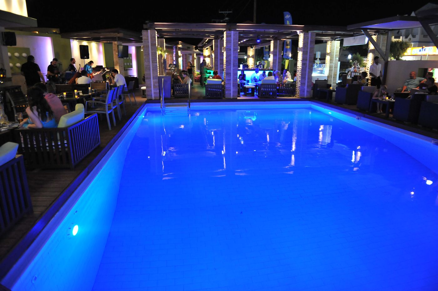 Heleni-Beach-Hotel-Pool-13