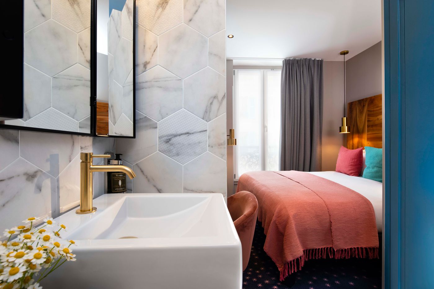 Maxim-Folies-Room-19