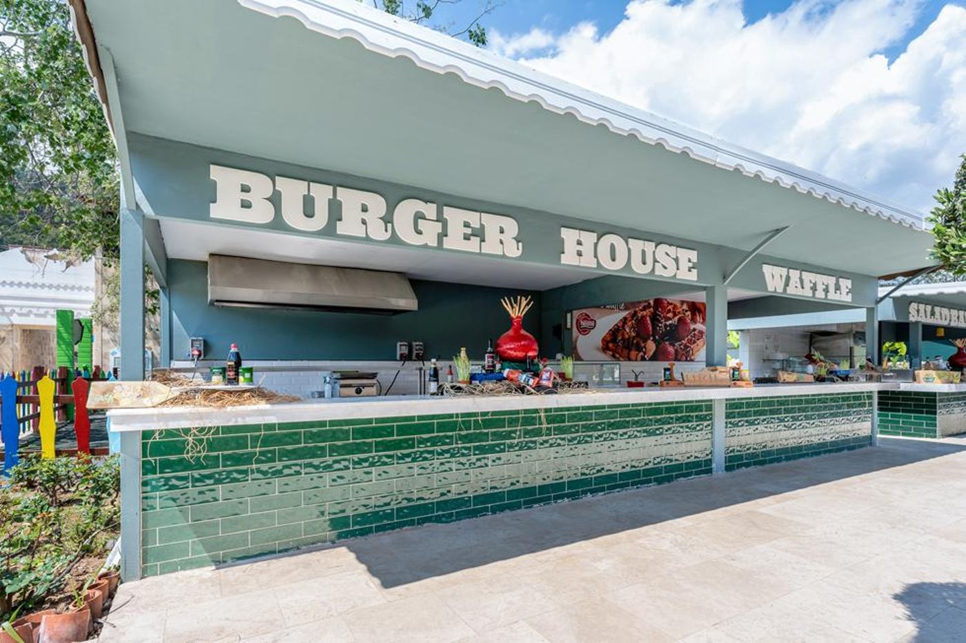 21.10.2025 dosinia_luxury_resort_street_food_area_1