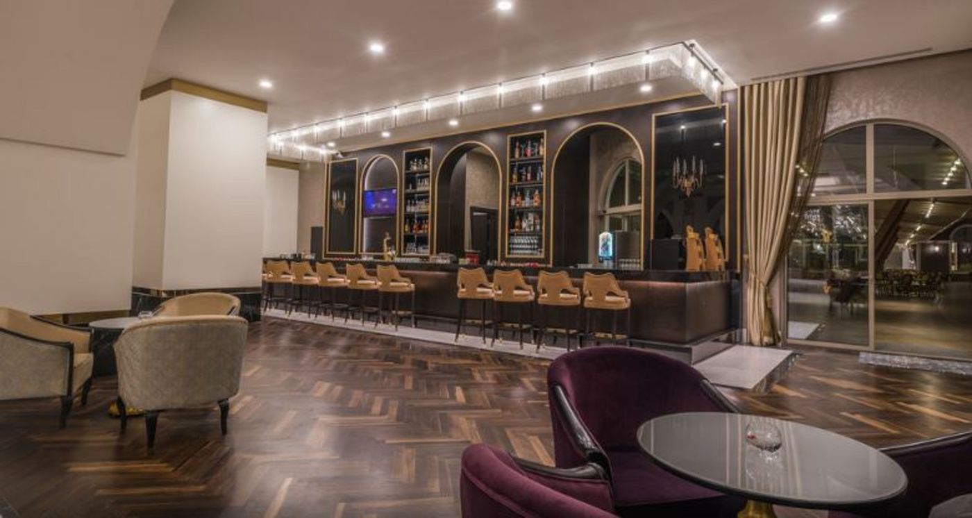 Haydarpasha-Palace-Bar-41