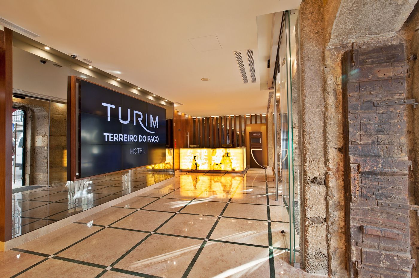 TURIM-Terreiro-do-Paco-Hotel-Lobby-11