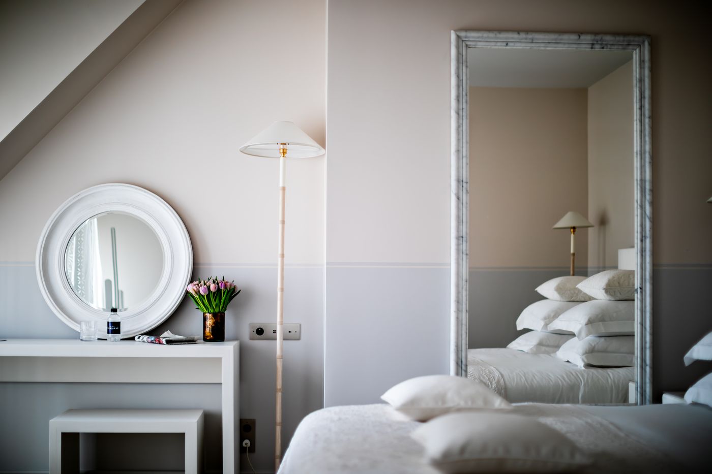 Monsieur-George-Hotel---Spa-Room-11