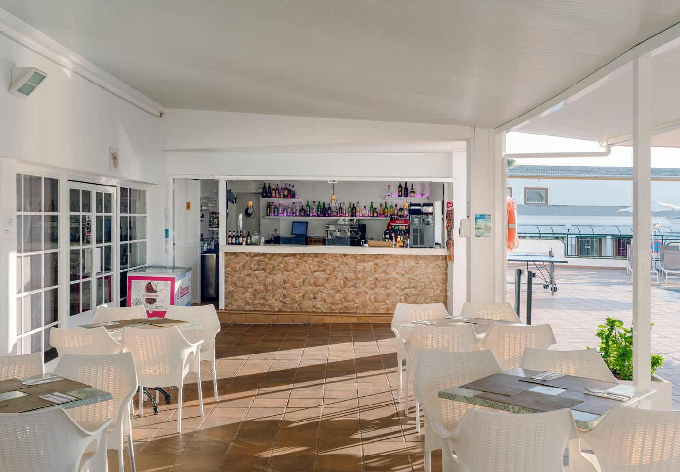 AluaSun-Lago-Park-Bar-27