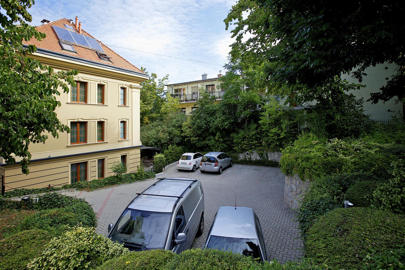 Gold-Hotel-Budapest-General-view-1