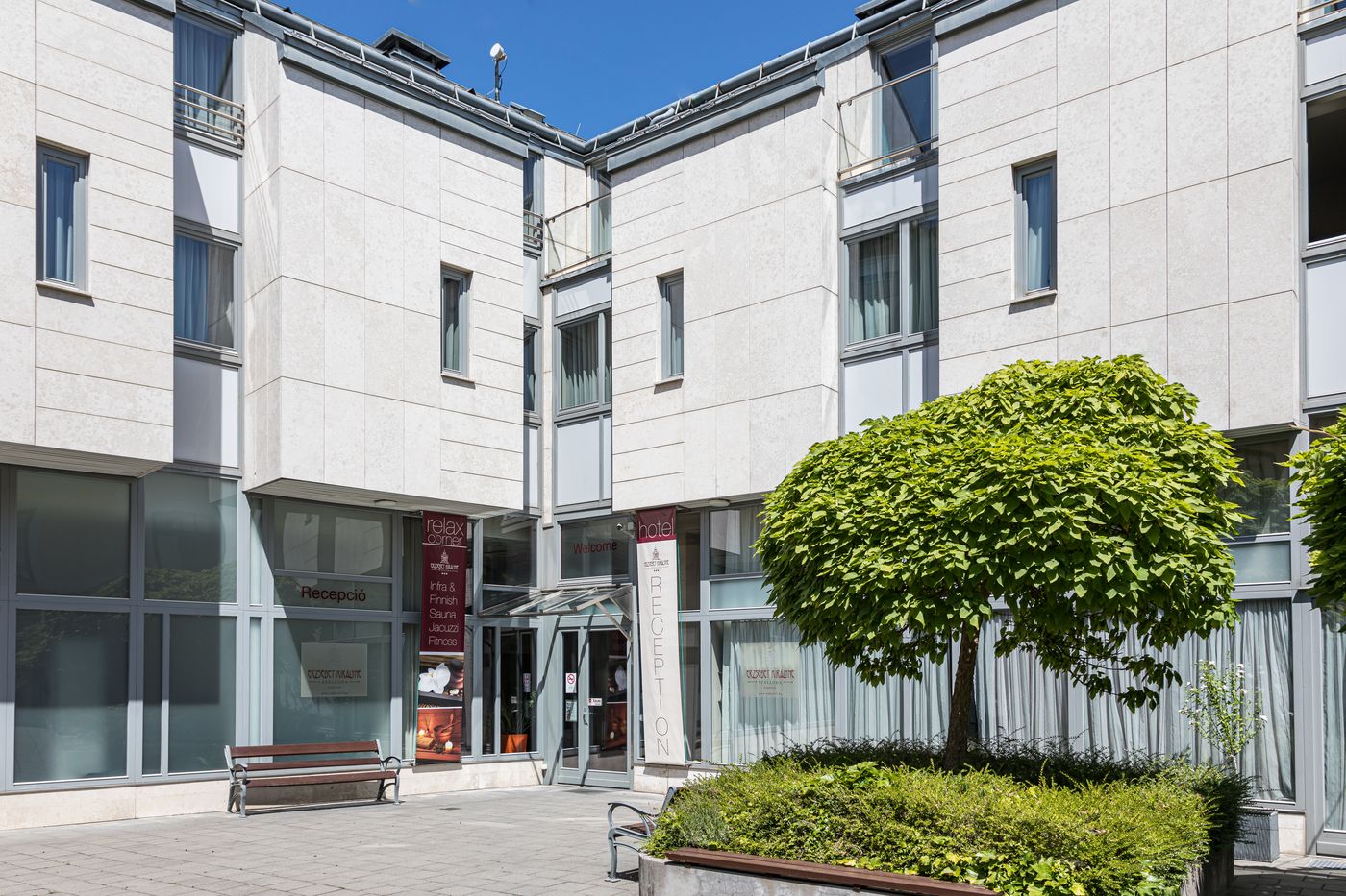 Queen Elizabeth Hotel-Hungary-Godollo-General view-5