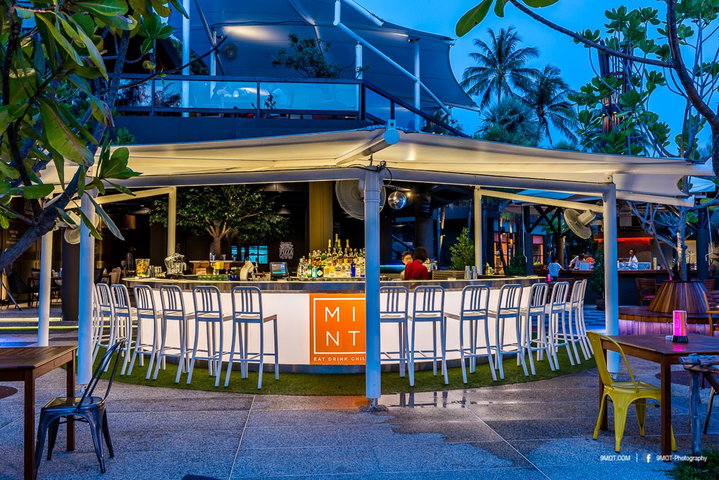 Movenpick-Resort---Spa-Karon-Beach-Phuket-Bar-25