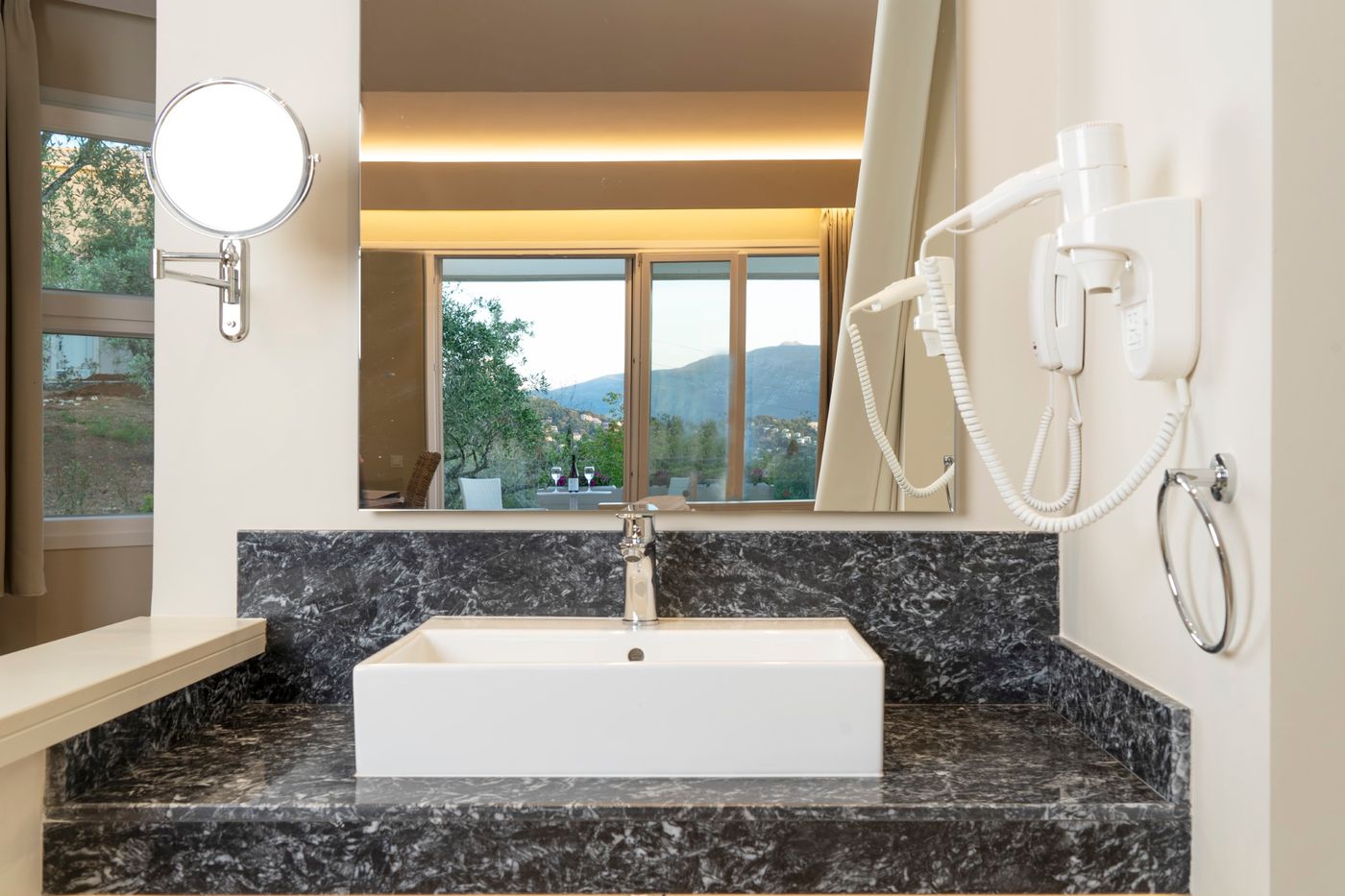 Debono-Hotel-Room-47