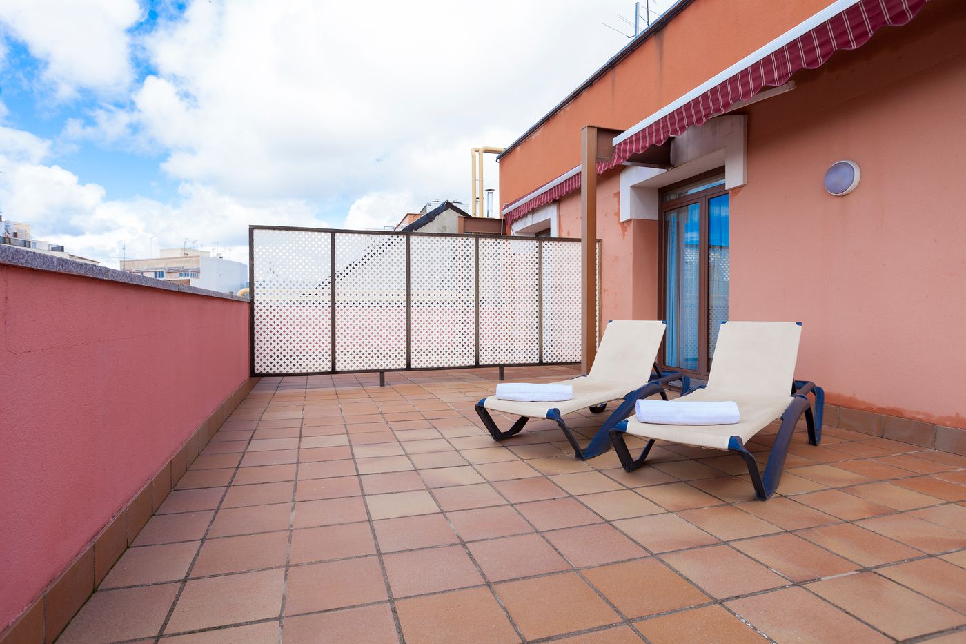 Agora-Juan-De-Austria-Terrace-1