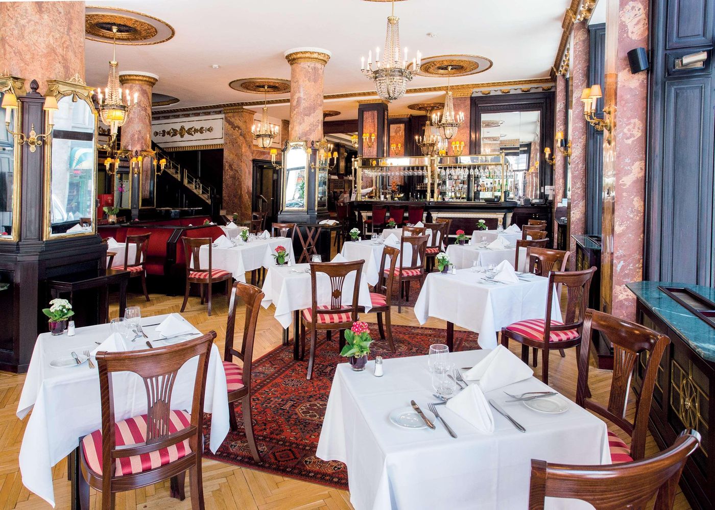 Danubius-Hotel-Astoria-City-Center-Restaurant-40