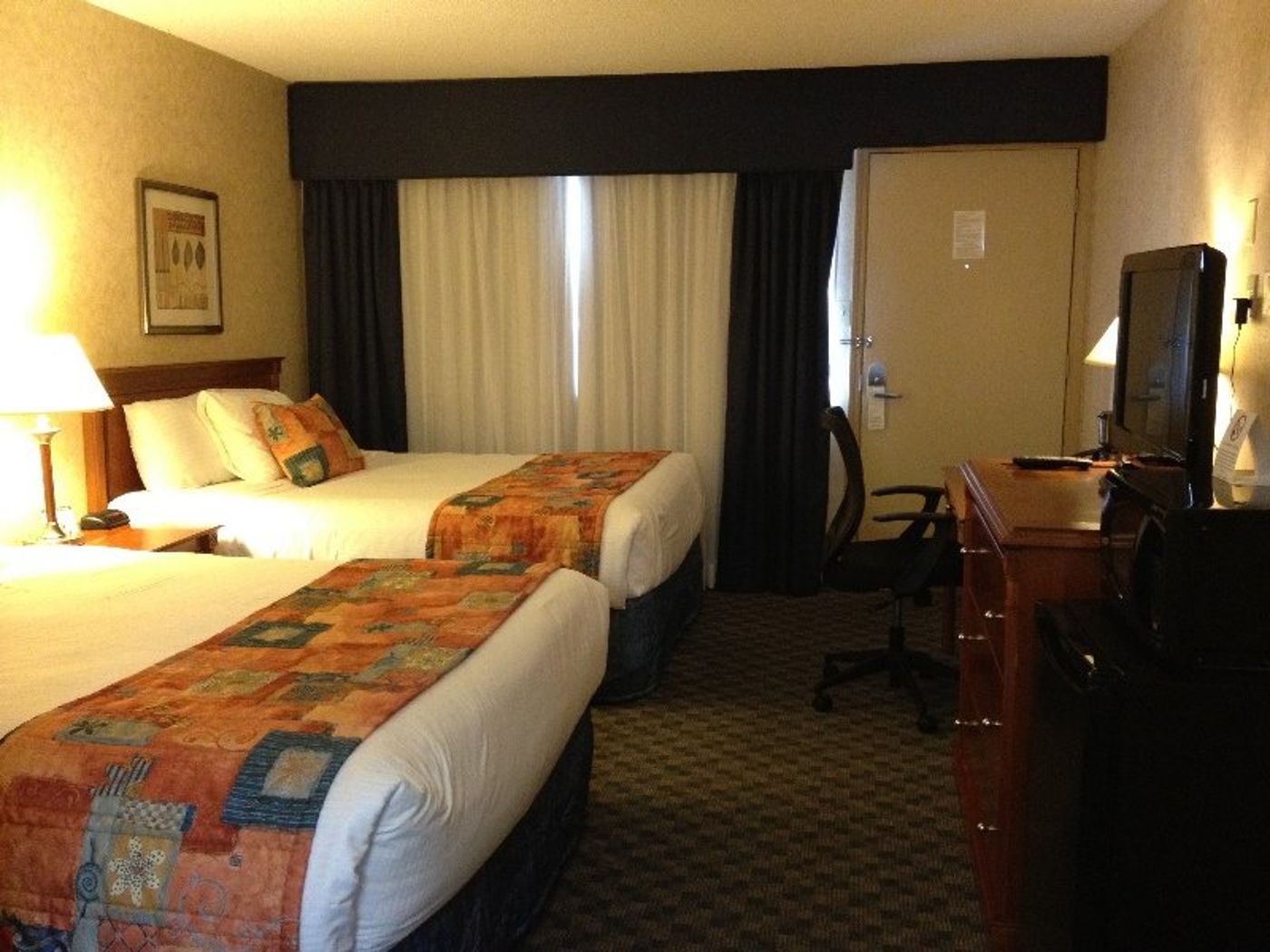 North Vancouver Hotel-Canada-North Vancouver-Room-5