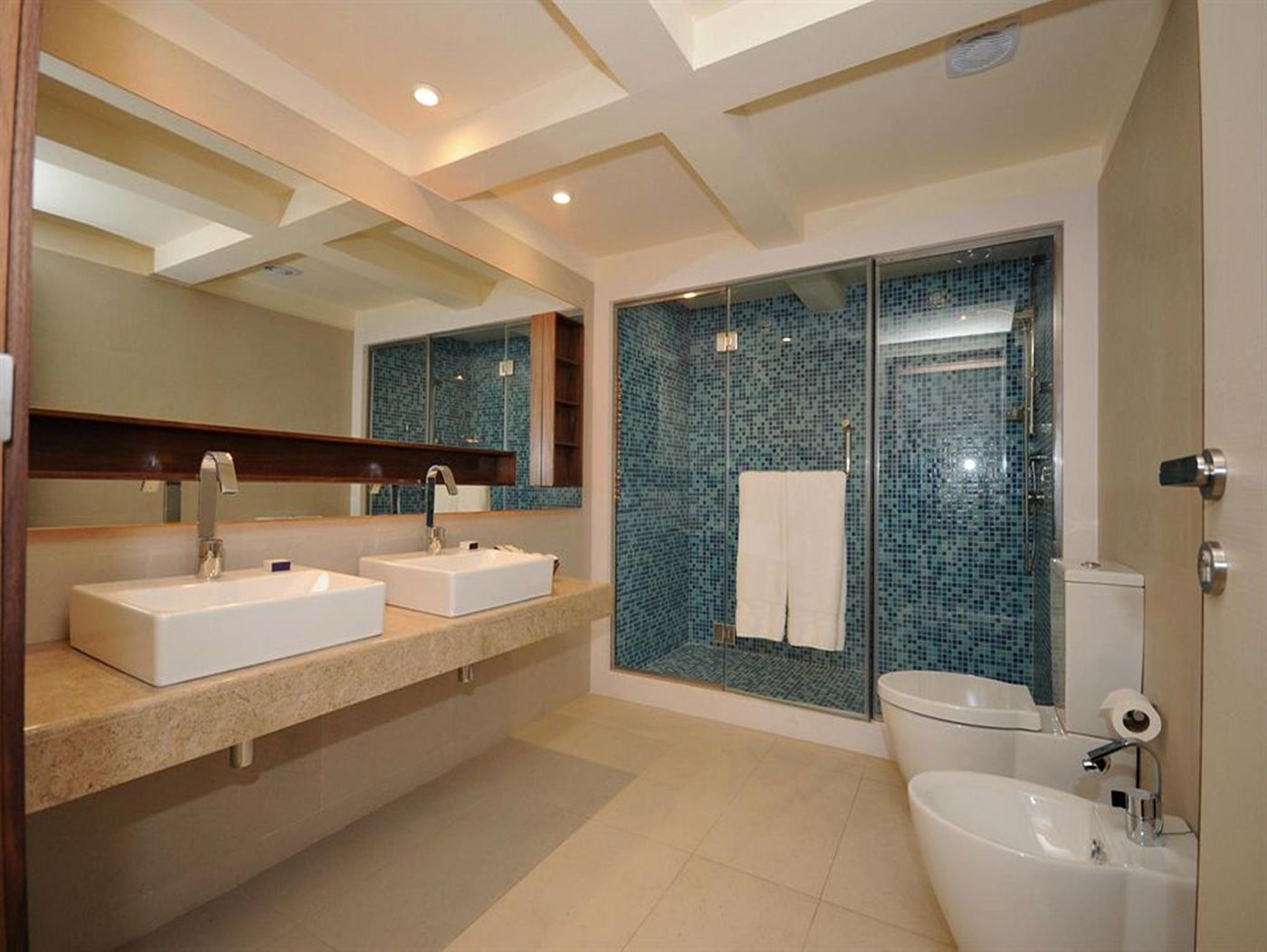 Al Bander Hotel & Resort-Bahrain-RIFFA-Room-6