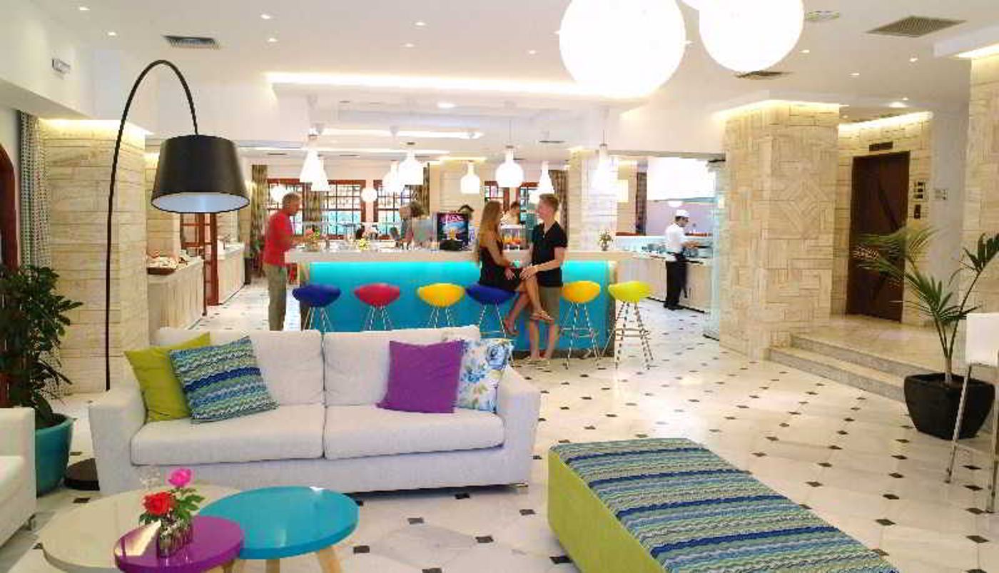 smartline-Kyknos-Beach-Lobby-70