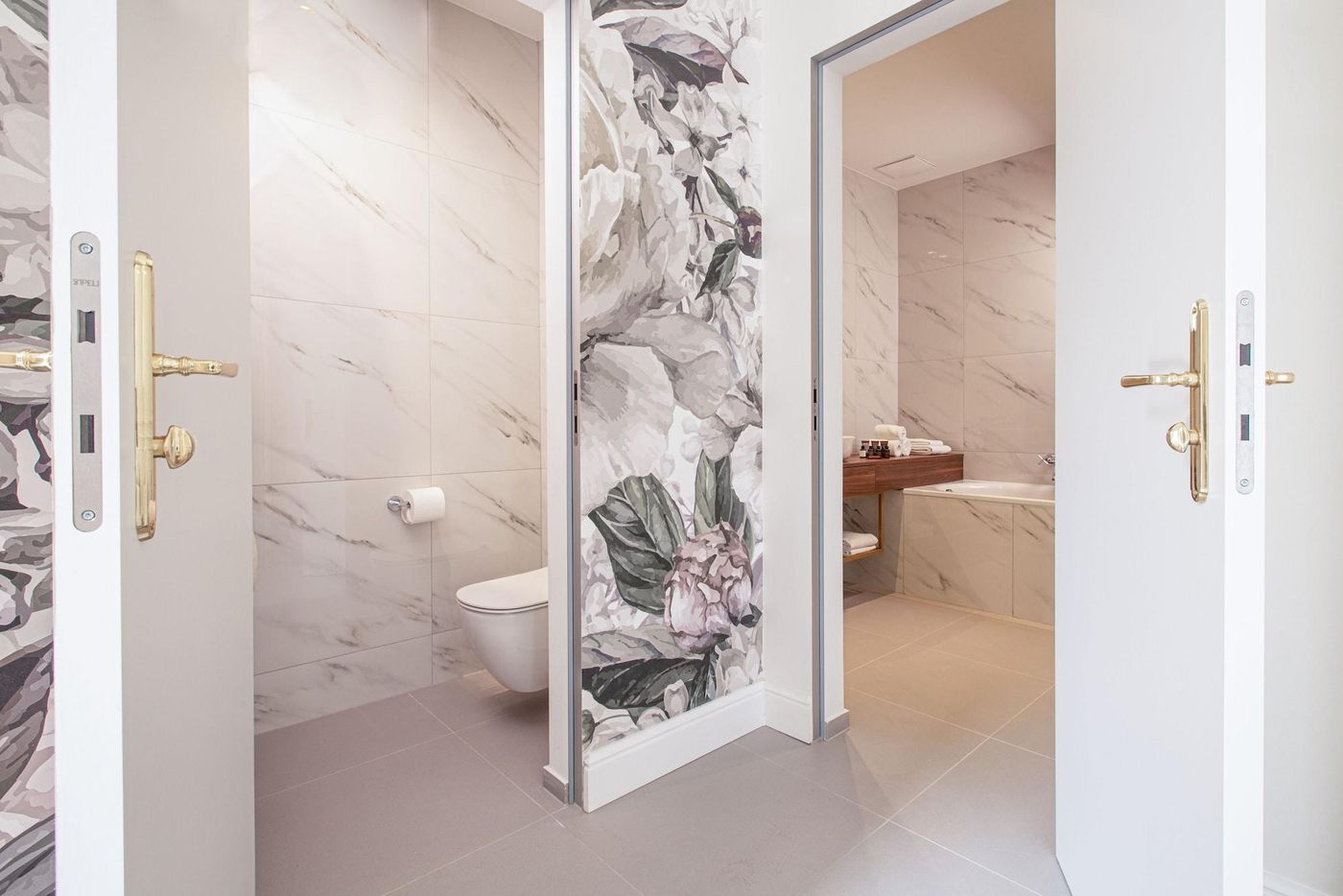 OREA-Place-Seno-Room-43