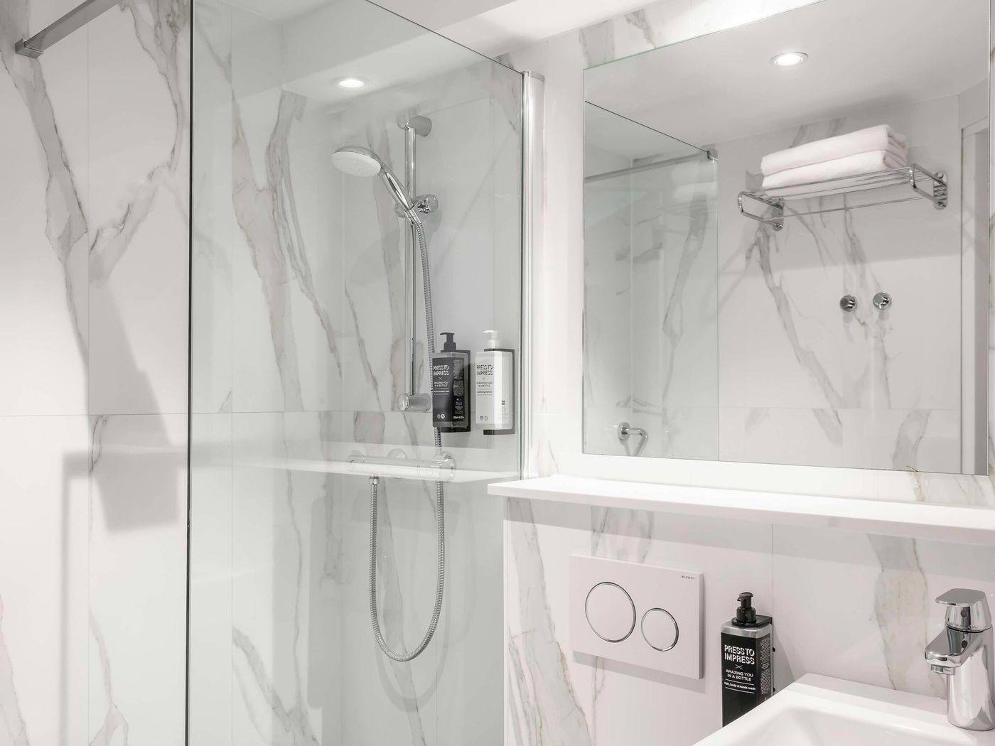 ibis-Styles-Amsterdam-City-Room-46