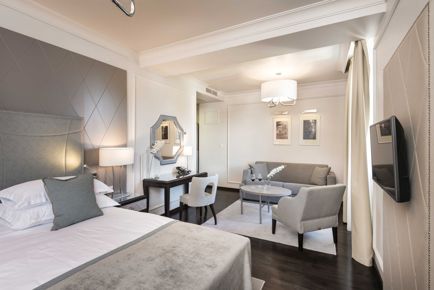 Heritage-Hotel-Bastion-Room-7