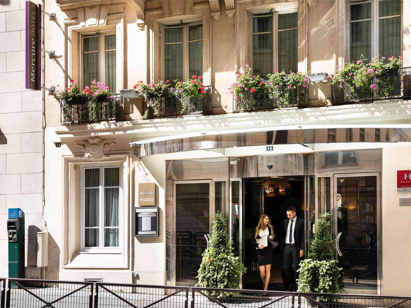 Mercure-Paris-La-Sorbonne-Saint-Germain-des-Pres-Lobby-79