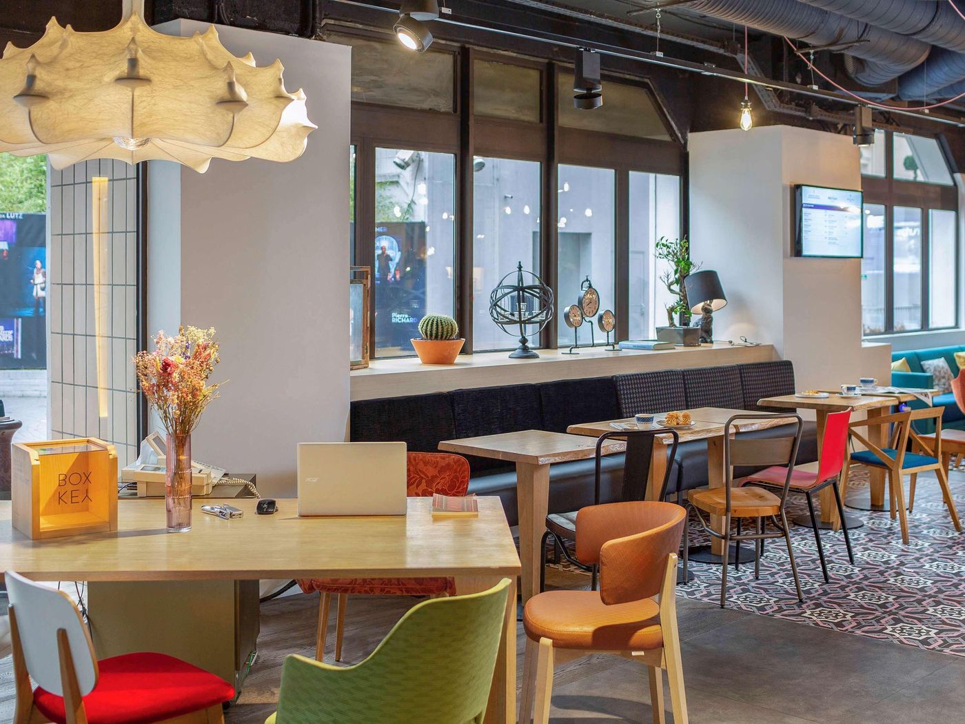 Hotel-Mercure-Paris-Gare-Montparnasse-General-view-13