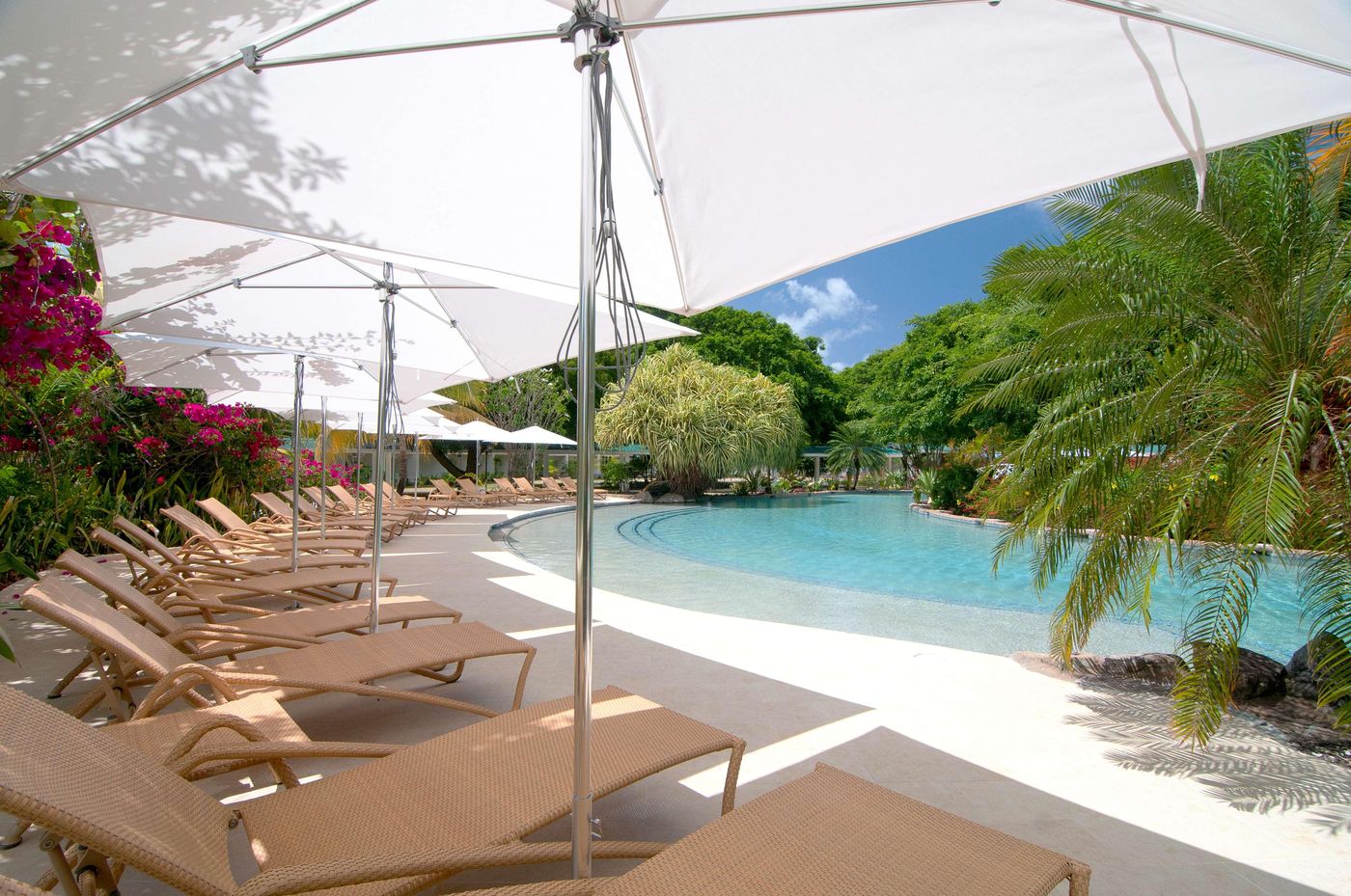 Radisson-Grenada-Beach-Resort-Pool-8