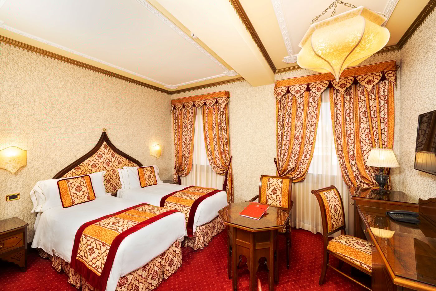 Ai-Mori-d-Oriente-Room-27