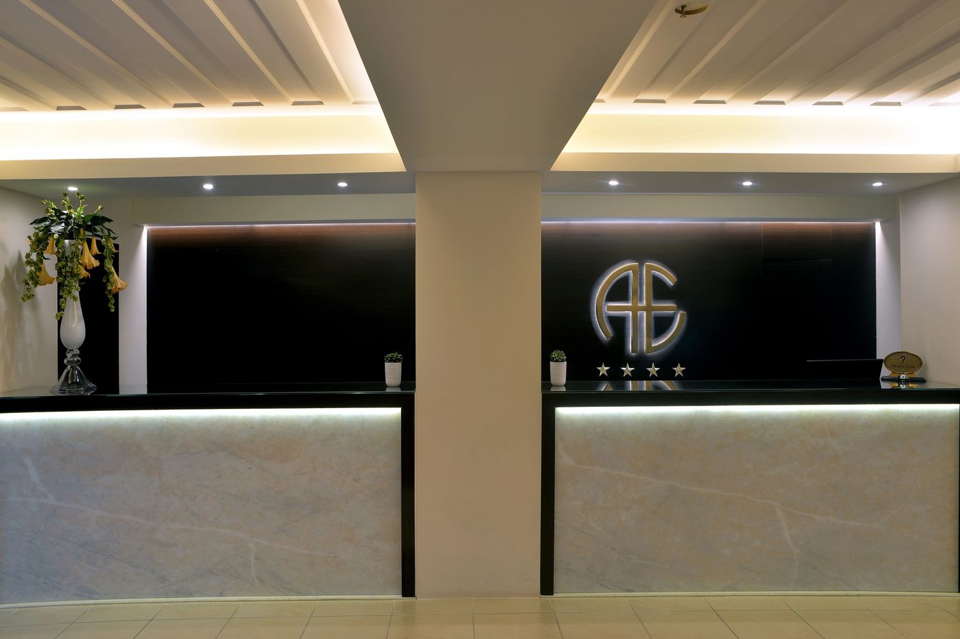 Ariti-Grand-Hotel-Lobby-68