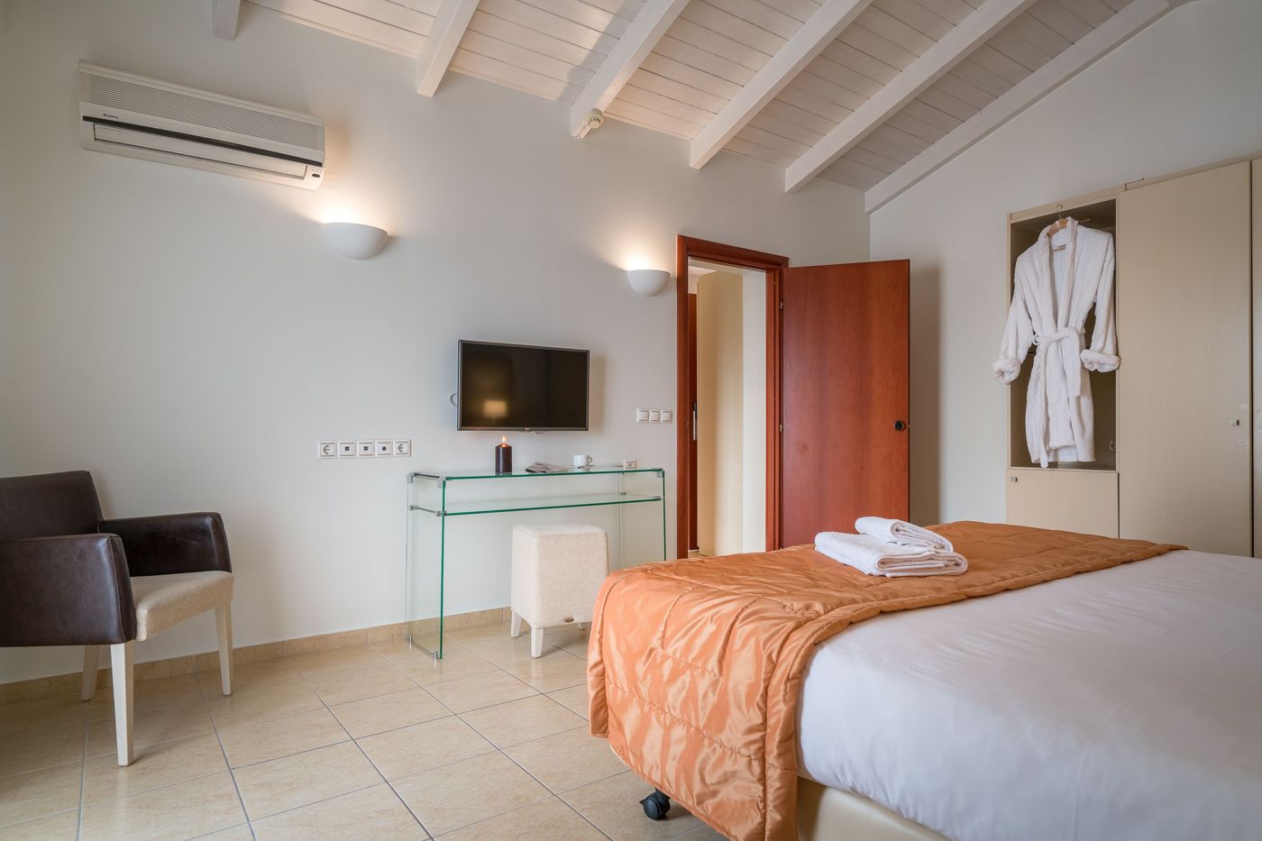 Galaxy-Beach-Resort-Room-21