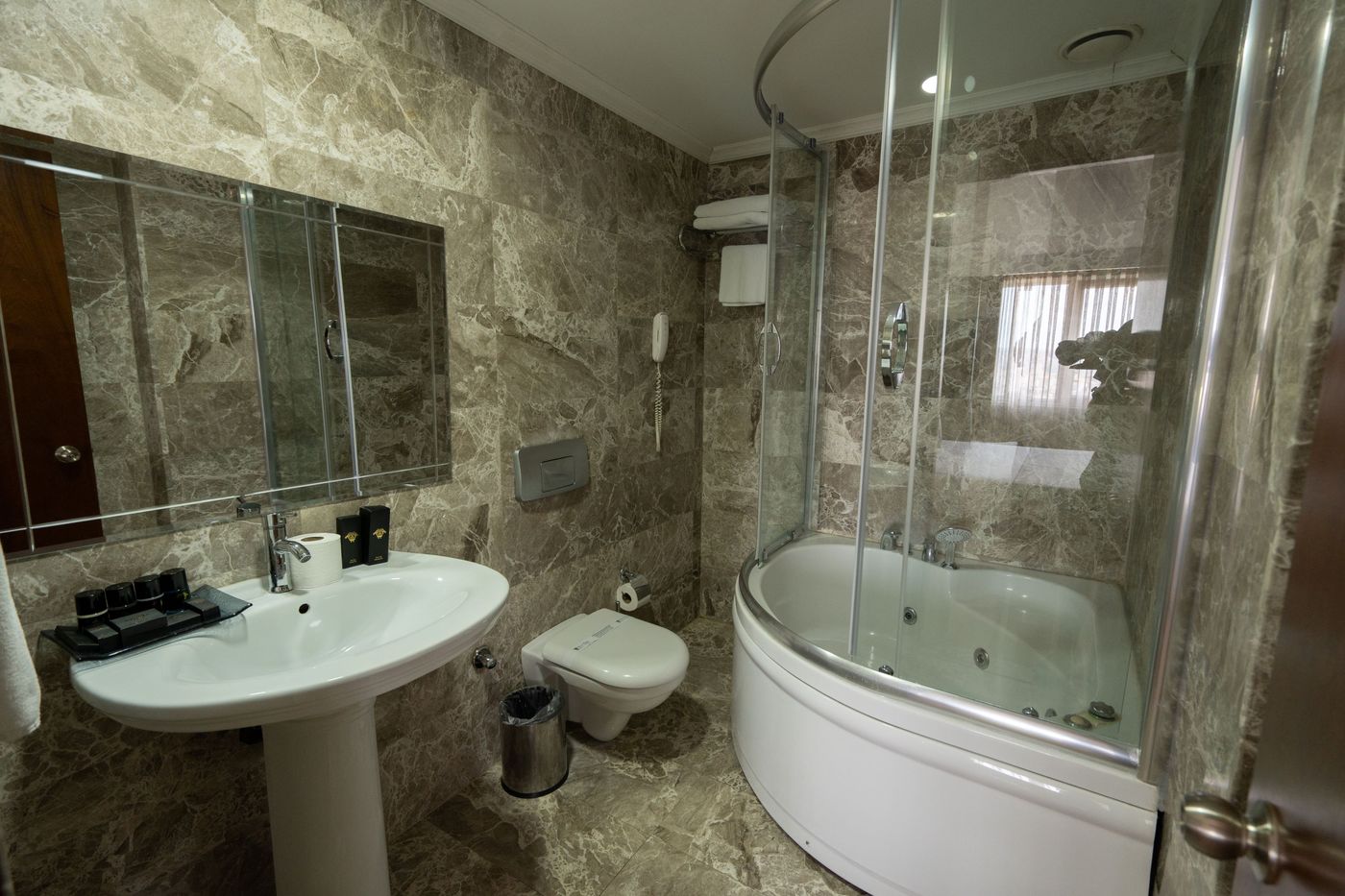 The-Greenpark-Hotel-Taksim-Room-8